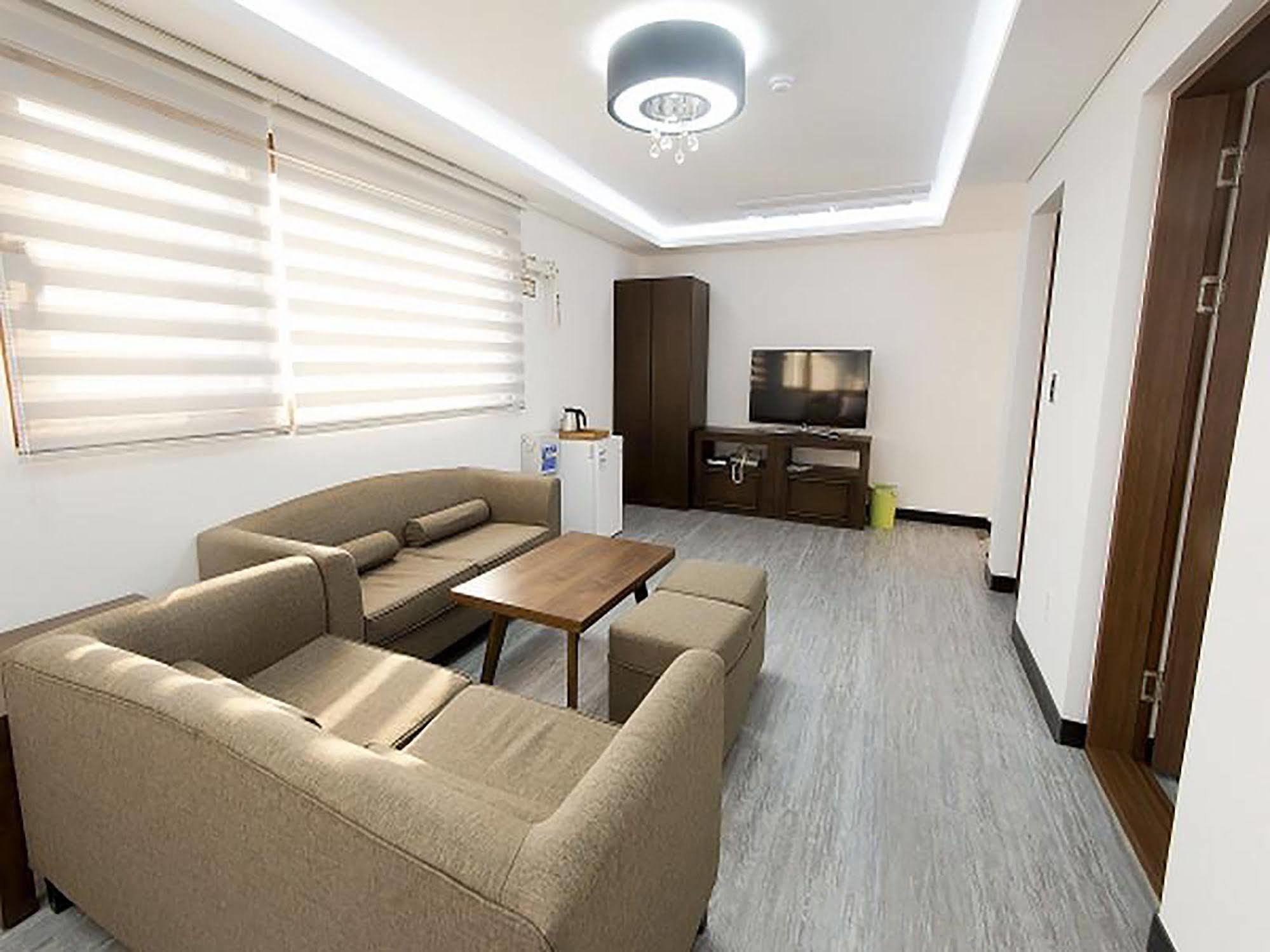 The Seri Resort Seogwipo Bagian luar foto