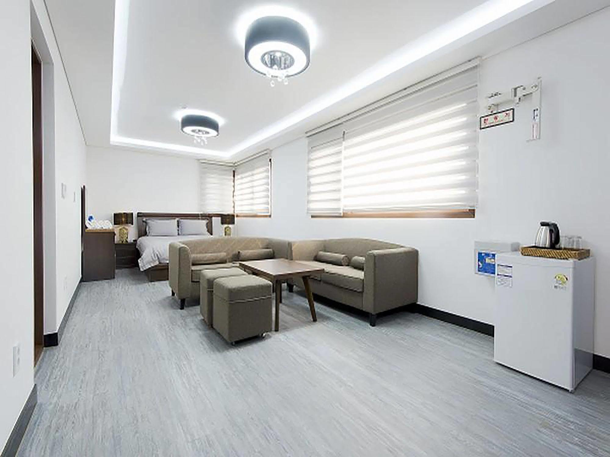 The Seri Resort Seogwipo Bagian luar foto