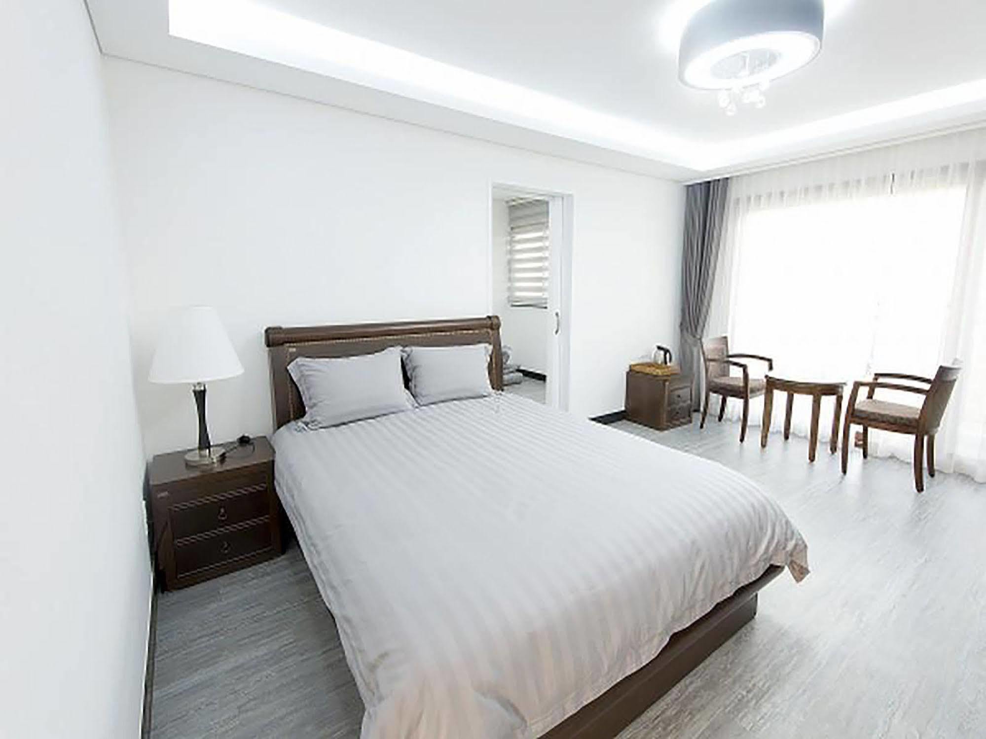 The Seri Resort Seogwipo Bagian luar foto