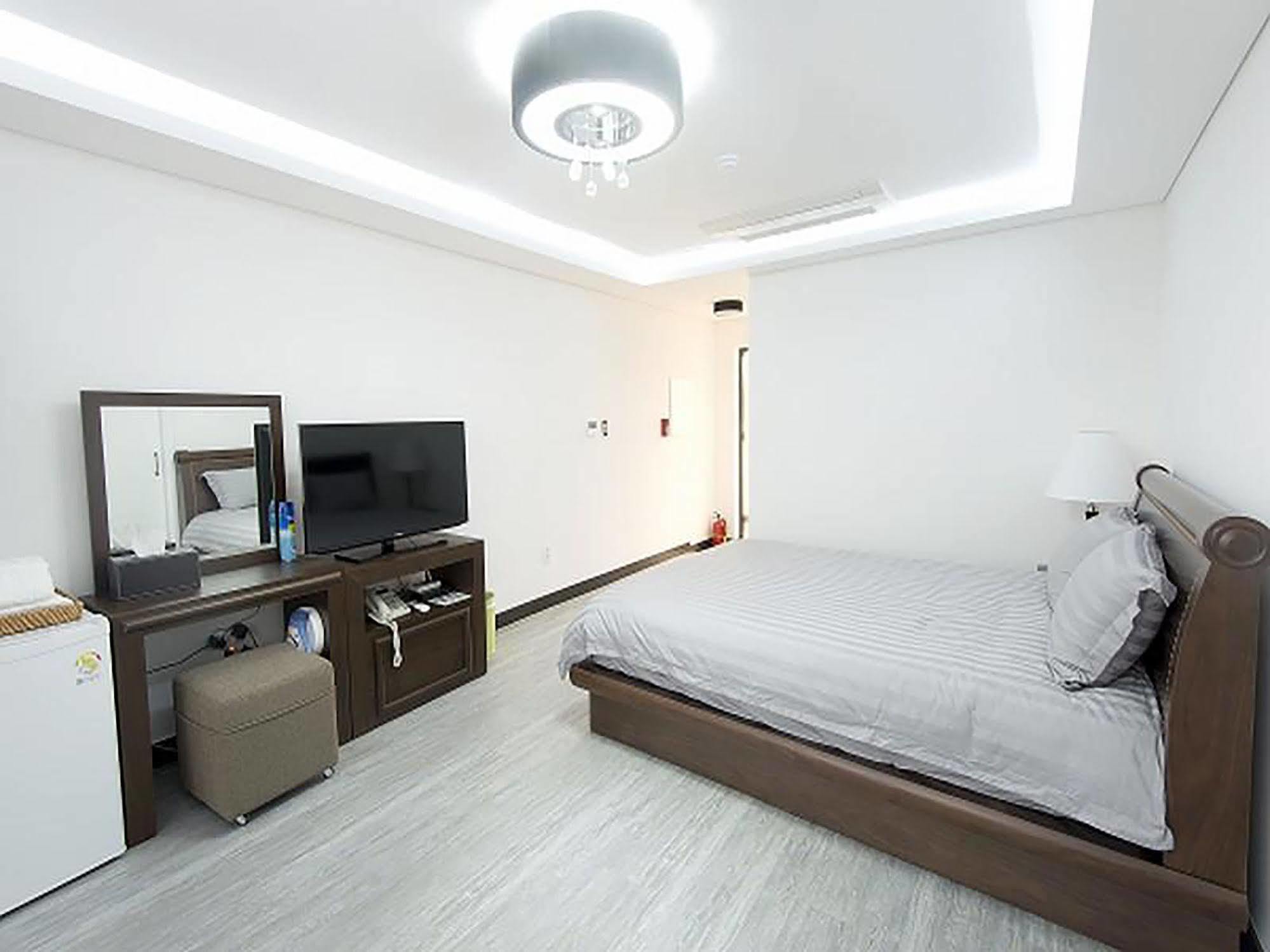 The Seri Resort Seogwipo Bagian luar foto