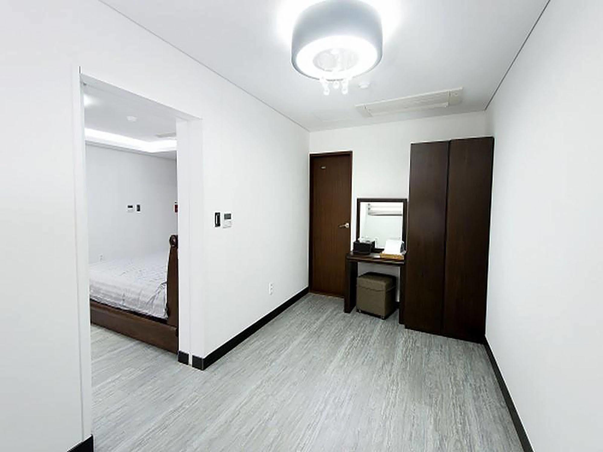 The Seri Resort Seogwipo Bagian luar foto