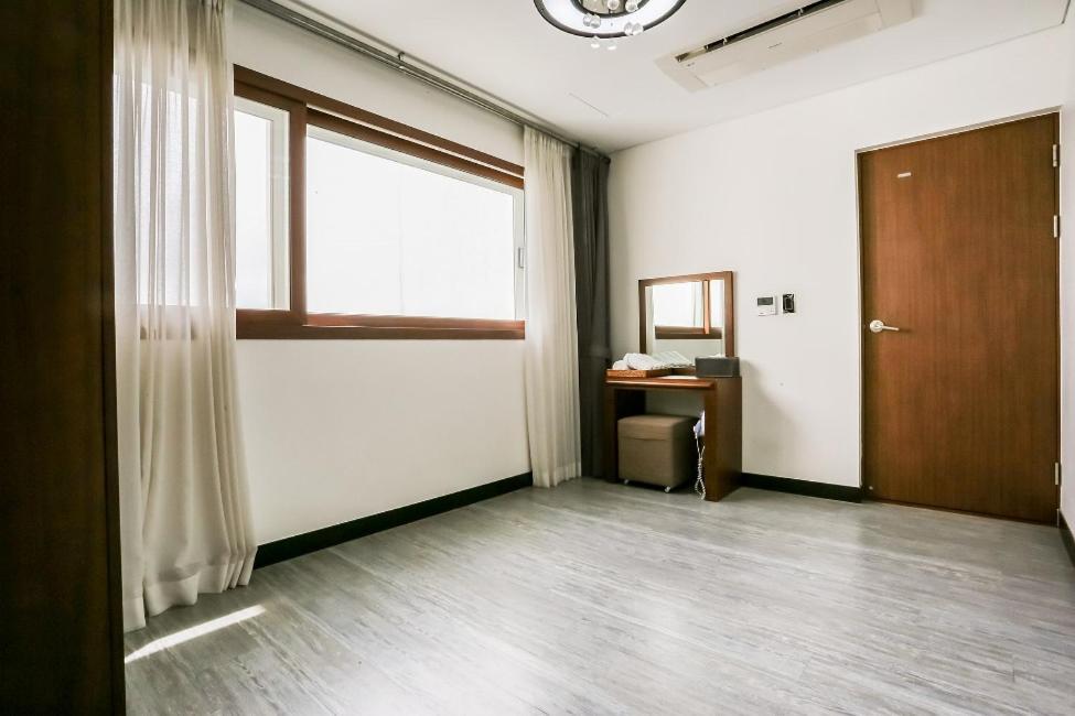 The Seri Resort Seogwipo Bagian luar foto