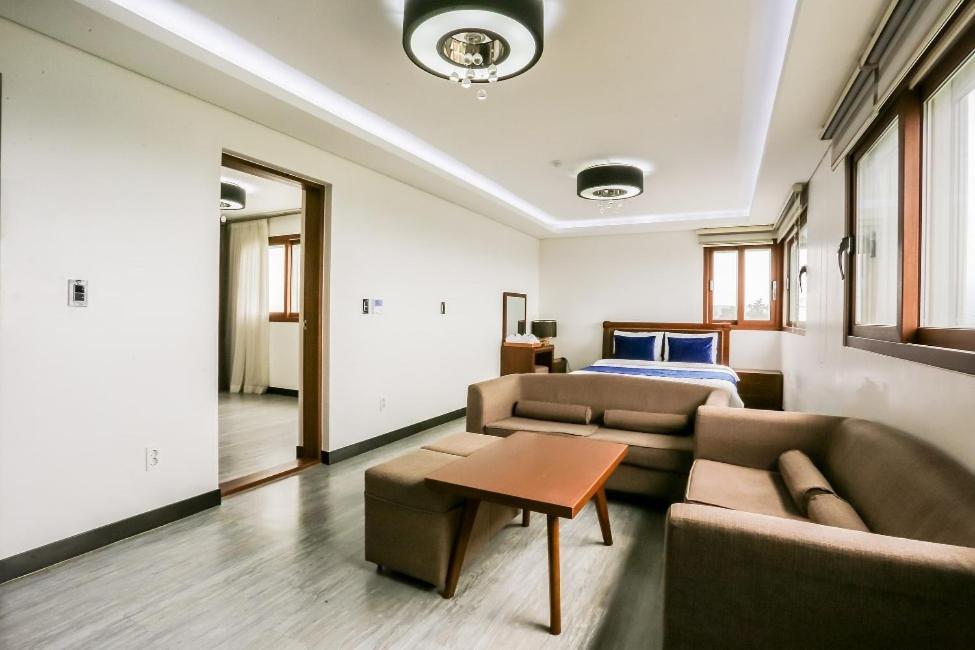 The Seri Resort Seogwipo Bagian luar foto